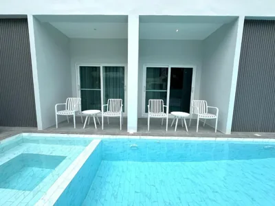 수영장 전망 디럭스룸 — Kata Place Villa